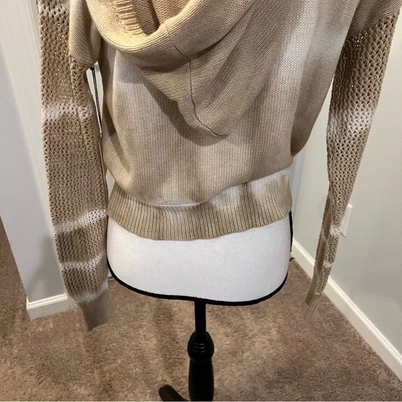 super down
tallie hooded sweater
NWT beige and white size xs - Picture 14 of 14